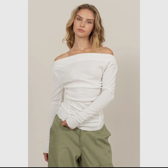 Boho OFF-THE-SHOULDER Ruched Top - Picture 5 of 6